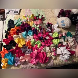 Big lot of mixed bows!